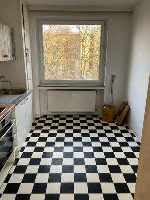 Küche mit Schachbrettboden