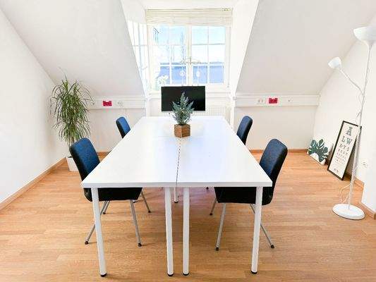 Meetingraum, bis 4 Personen im DG