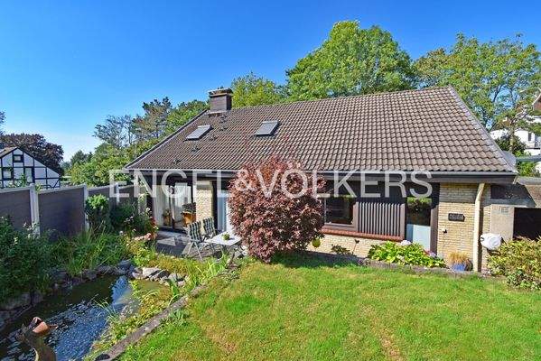 Blick vom Garten aufs Haus