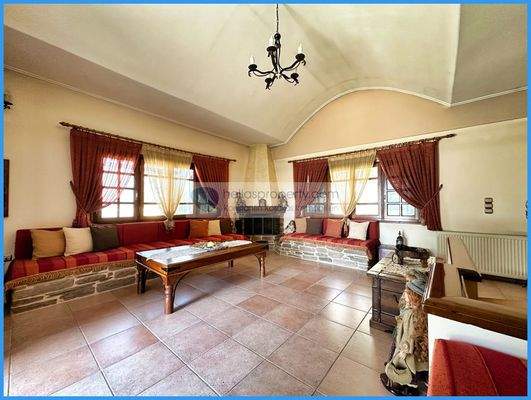 f0da142bb1fc4ae6aa1c4e3f394726e1-original