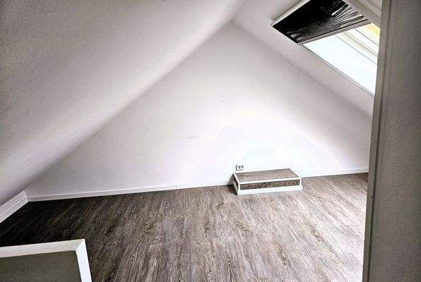 Schlaf- Kinderzimmer im Spitzboden