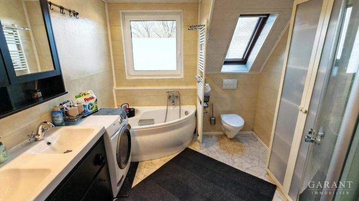 Badezimmer WC Dusche OG Ansicht 1