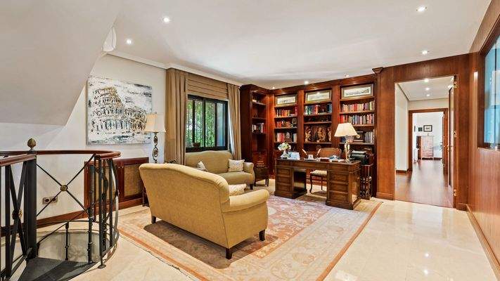 Photo: Villa in Nueva Andalucia