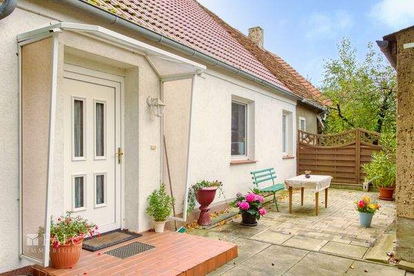 Hauseingang mit Sitzecke