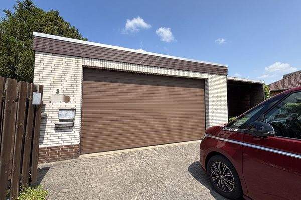 Doppelgarage und Unterstand Wohnmobil