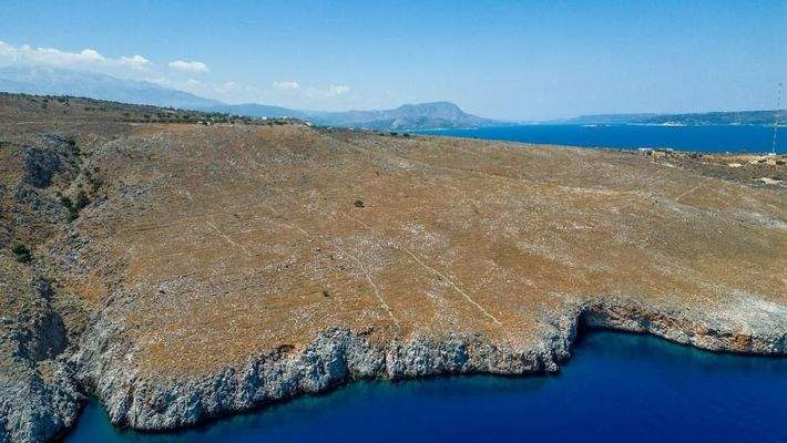 Kreta, Kokkino Chorio: Riesiges Grundstück mit einzigartiger Aussicht zu verkaufen