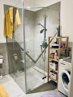 Modernes Badezimmer