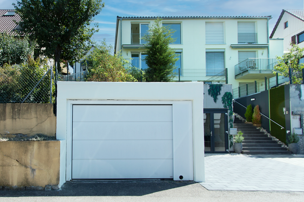 Ansicht Südwest mit Garage