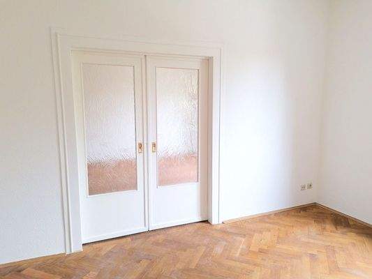 Zimmer 2 mit Parkett