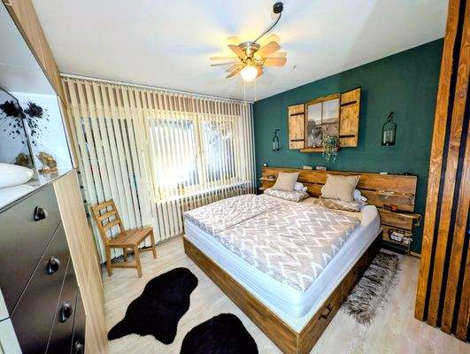 Das Elternschlafzimmer (EG)