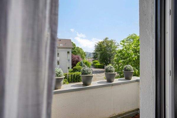 Balkon zur Straßenseite