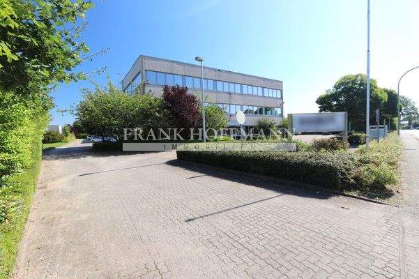 M2078 Gebäudeansicht 1