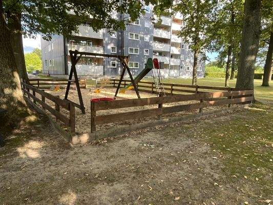 Intern.2 KinderSplPlatz.JPG