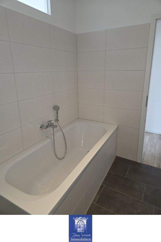 Viel Platz für die Familie! Wohnung mit Balkon und Terrasse in Weinböhla! - Photo 3