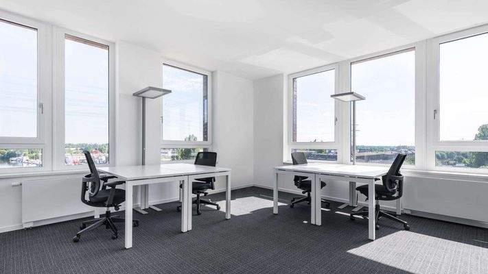 regus-veritaskai-8-coworking-f