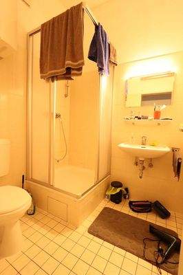 2. OG links Duschbad