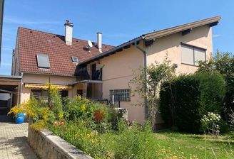 Haus und Gartenansicht