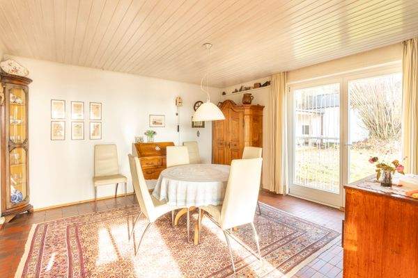 EG - Esszimmer mit Zugang zur Terrasse 