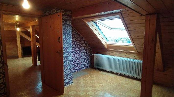 Dachgeschoss 2 Zimmer