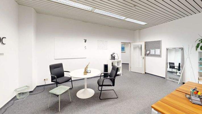 Büro möbliert (4 Fenster) + eigene Küche