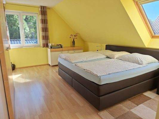 Haus links - Zimmer 2 OG