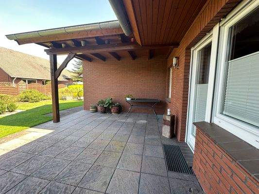 überdachte Terrasse