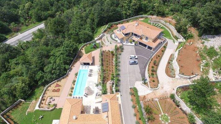 Das Anwesen umfasst zwei spektakuläre Villen