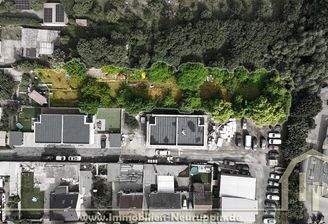 gesamtes Grundstück aus der Luft