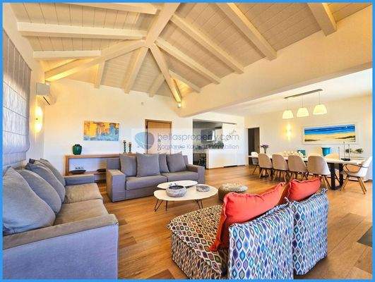 1a735982bb2e4a16b85938b51d31fcf4-original