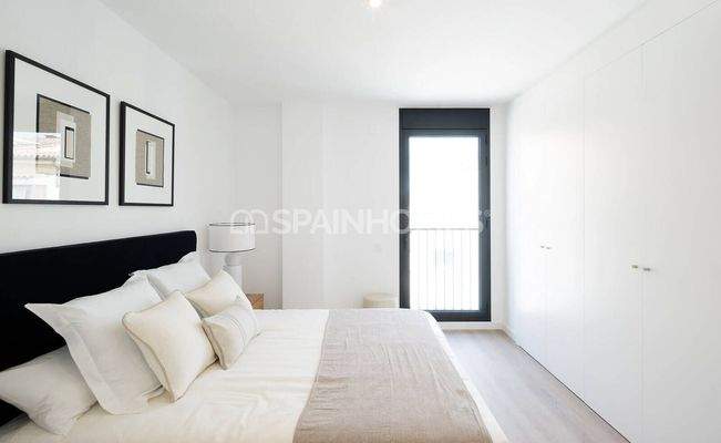Sustainable Flats in a Complex with Pool in Barcelona Terrassa