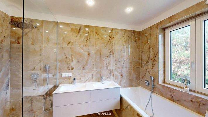 Luxusbad Obergeschoss