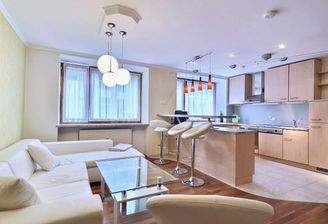 Große offene Wohnküche