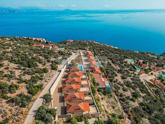 b59c14c6be1d40748bb15616183b3e00-original