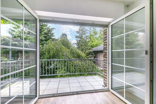 Fensterfront am Balkon