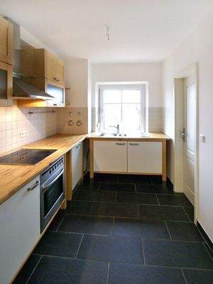 Küche mit Speisekammer