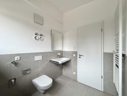 Tageslichtbad mit Dusche