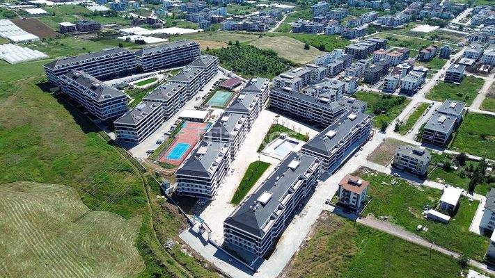 Apartments in a Complex with Extensive Amenities in Yalova