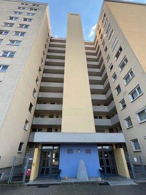 Aussen Eingangsbereich h.jpg