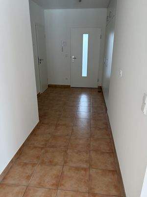 Flur mit Wohnunngstür