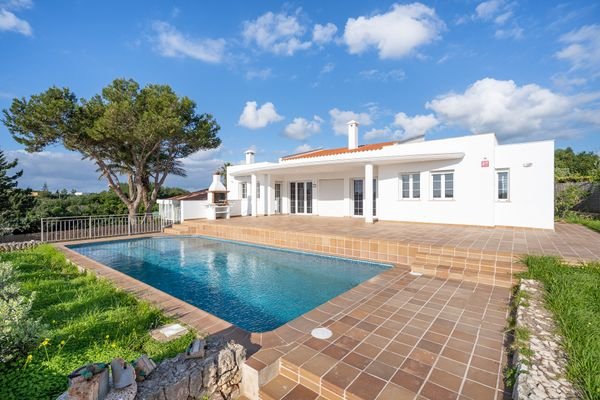 Meerblick Villa mit Pool in San Lluis