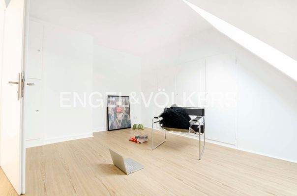 Arbeits-, Kinder- oder Gästezimmer 1 im Dachgeschoss