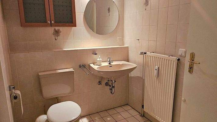 Teilansicht Badezimmer.