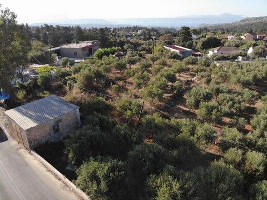 Kreta, Xirosterni: Grundstück in ruhiger Lage mit Berg- und Meerblick zu verkaufen
