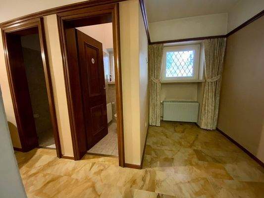 Gäste WC und Garderobe