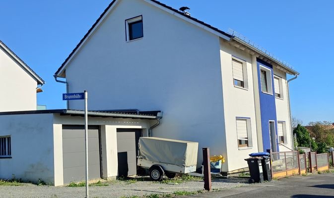 Aussen mit Garage.jpg