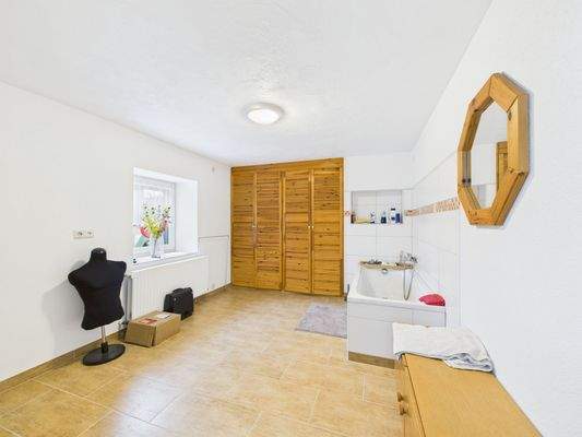 CAM04379G0-PR0076-STILL045