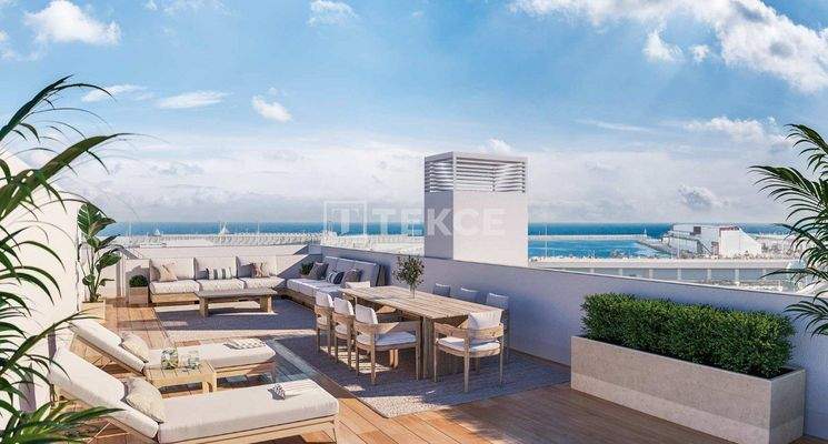 Apartments in a Compound with Rooftop Pool in Alicante