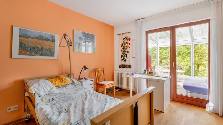 1. OG Schlafzimmer 1 1