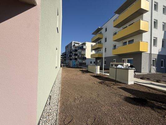 Haus_1_Top_1_Garten_seitlich