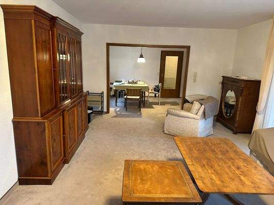 Wohnzimmer mit Essbereich